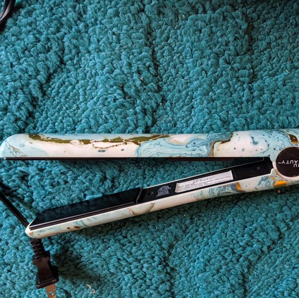 Tru Beauty Straightener
